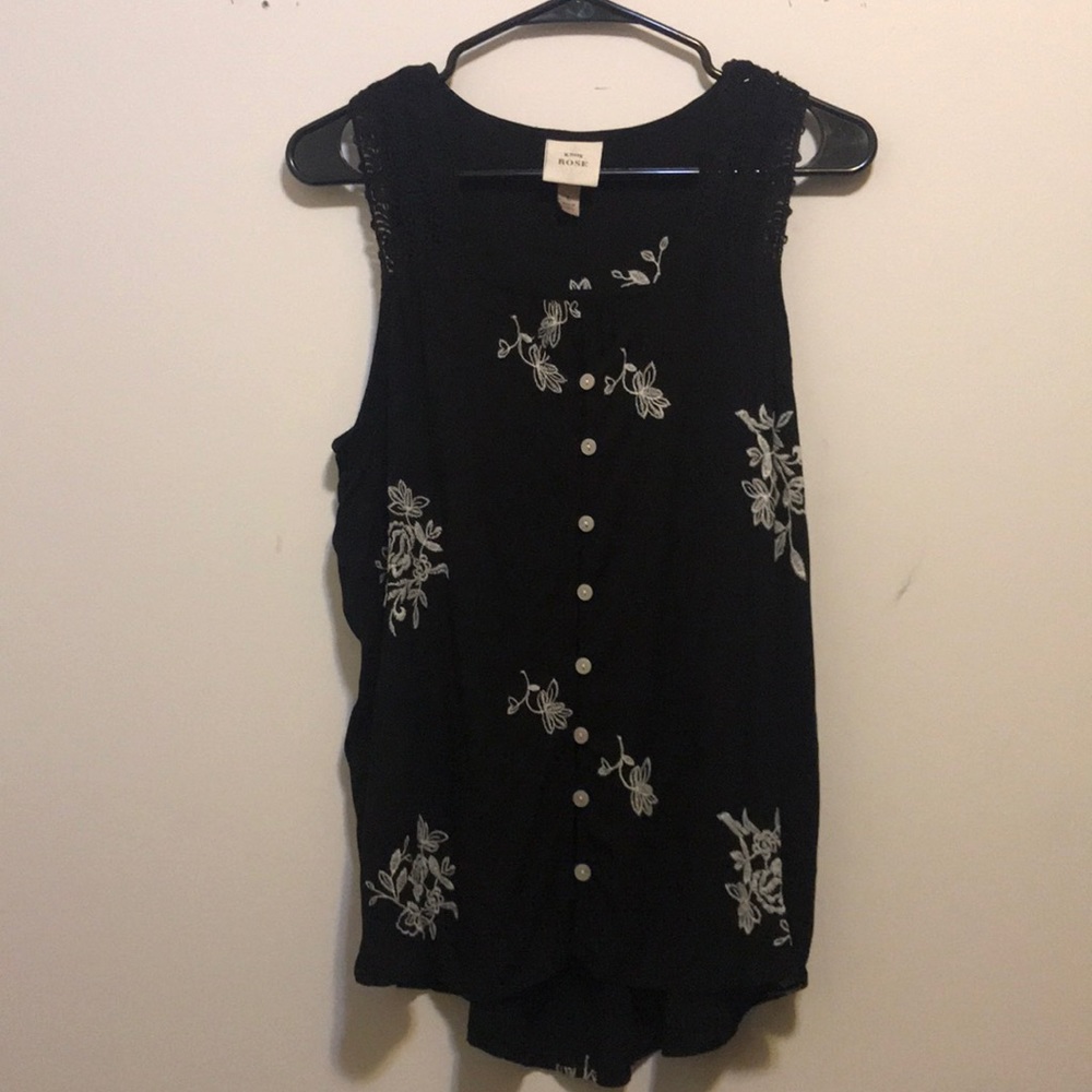 Knox rose button up sleeveless top
